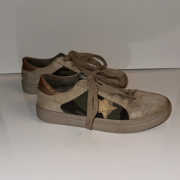 SHU SHOP- PAULA Camo Sneakers Girls Size 2 - Picture 4 of 5